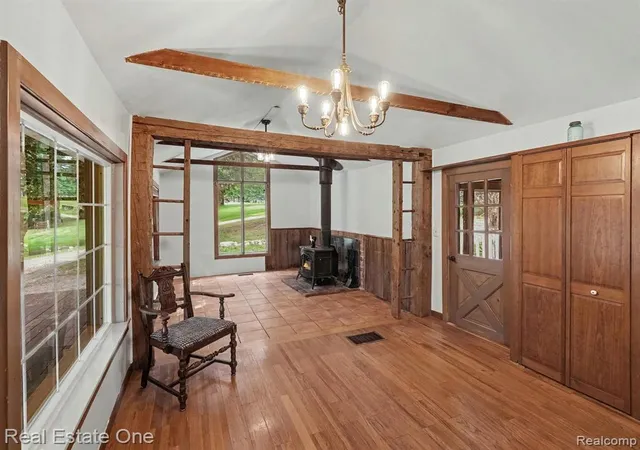 3rd image of 1275 Rosell Rd, Holly, MI 48442 | MLS# 61022846