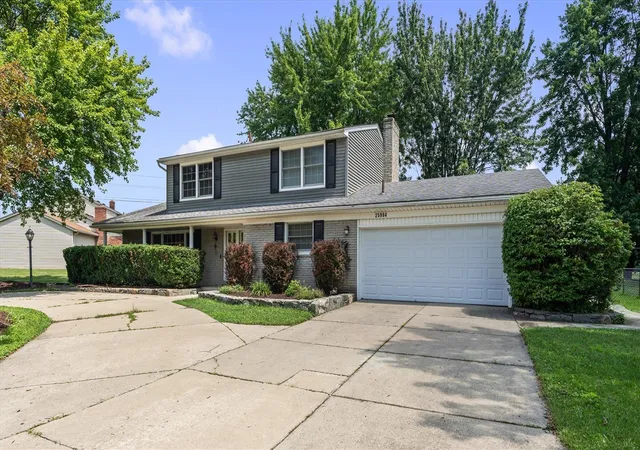 Homes for sale in Farmington Hills, MI | 25964 Kilreigh Dr, Farmington Hills, MI 48336 | MLS# 70544181