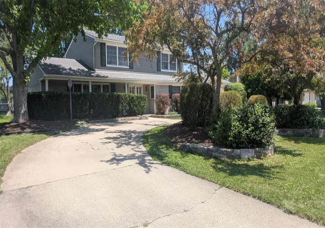 Homes for sale in Farmington Hills, MI | 25964 Kilreigh Dr, Farmington Hills, MI 48336 | MLS# 70544181