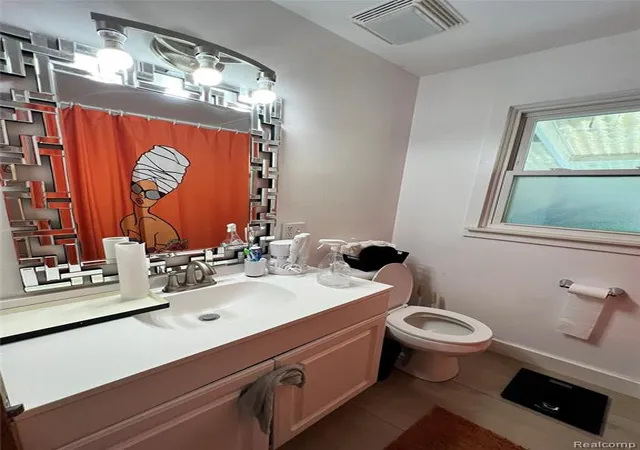 Photo 2 of Single family home for sale at 3116 Mackinaw St, Saginaw, MI 48602 | MLS# 60922834 | Listing updated on 2025-12-22