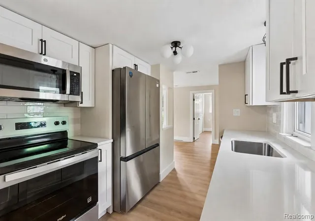 Photo 3 of Single family home for sale at 413 5th St, Fenton, MI 48430 1931 | MLS# 61025608 | Listing updated on 2026-09-12
