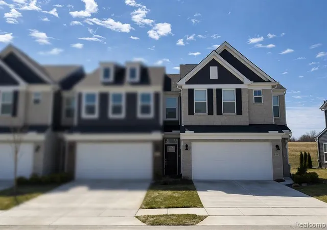 1st image of 1508 Arcadia Dr, Milford, MI 48381 | MLS# 60979651