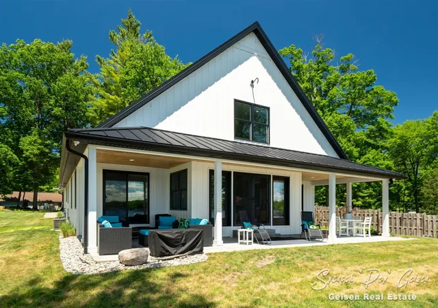 Homes for sale in White Cloud, MI | 1022 S Woodland Dr, White Cloud, MI 49349 | MLS# 70543171