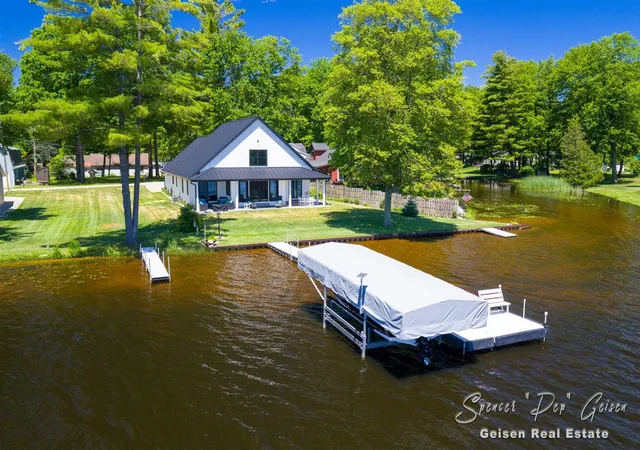 Homes for sale in White Cloud, MI | 1022 S Woodland Dr, White Cloud, MI 49349 | MLS# 70543171
