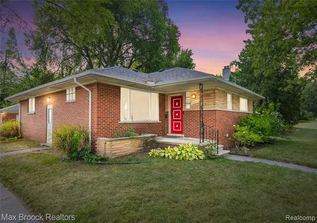2nd image of 24601 Ridgedale St, Oak Park, MI 48237 1451 | MLS# 61022959