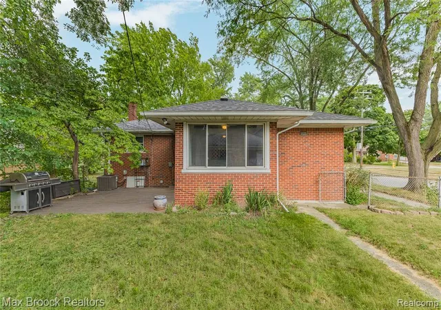 4th image of 24601 Ridgedale St, Oak Park, MI 48237 1451 | MLS# 61022959