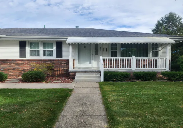Homes for sale in Essexville, MI | 1005 Maple St, Essexville, MI 48732 | MLS# 50190662