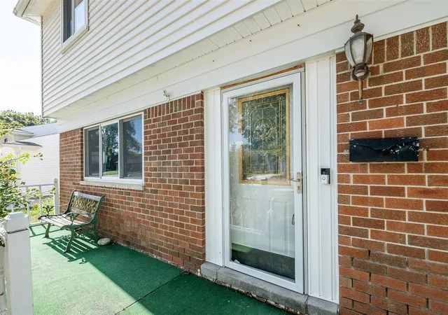 Photo 3 of Sale Pending at 38567 Trafalgar Wy, Sterling Heights, MI 48312 | MLS# 70498480 | Listing updated on 2025-11-10