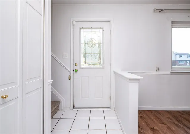 Photo 4 of Sale Pending at 38567 Trafalgar Wy, Sterling Heights, MI 48312 | MLS# 70498480 | Listing updated on 2025-11-10
