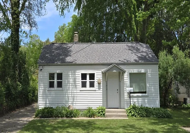 Homes for sale in Grand Rapids, MI | 1313 Mason St, Grand Rapids, MI 49503 | MLS# 70537501