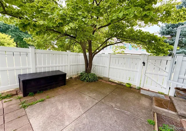Listing Photo 2 - Condo for sale in building located at 41732 Onaway Dr, Northville, MI 48167