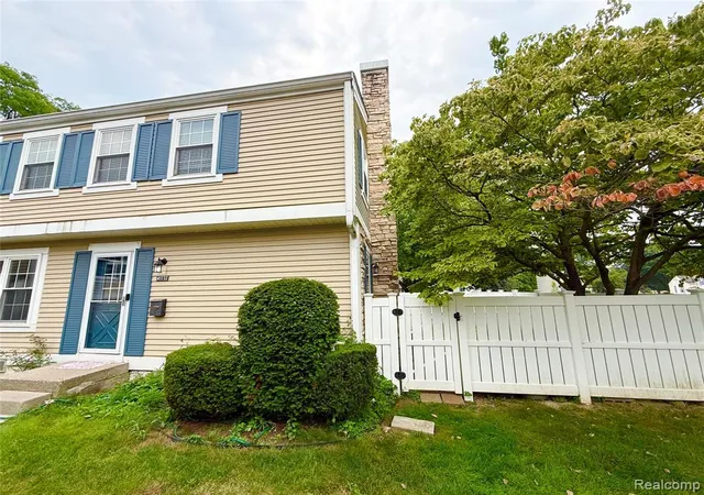 2nd image of 41732 Onaway Dr, Northville, MI 48167 | MLS# 61015790
