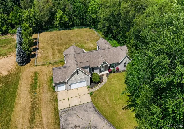 3rd image of 4711 Pardee Rd, Webberville, MI 48892 | MLS# 61011296