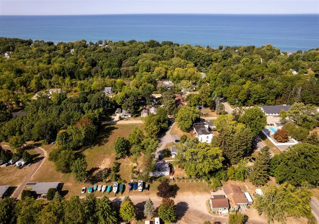 53rd image of 07370 N North Shore Dr #23, South Haven, MI 49090 | MLS# 70498434