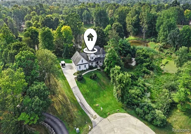 Photo 3 of Sale Pending at 962 Hidden Valley Dr, Lake Orion, MI 48362 1749 | MLS# 61010660 | Listing updated on 2026-08-26