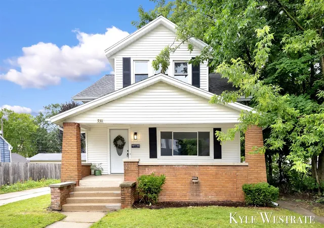 Photo 1 of Sale Pending at 930 Powers Ave, Grand Rapids, MI 49504 | MLS# 70541518 | Listing updated on 2026-07-09
