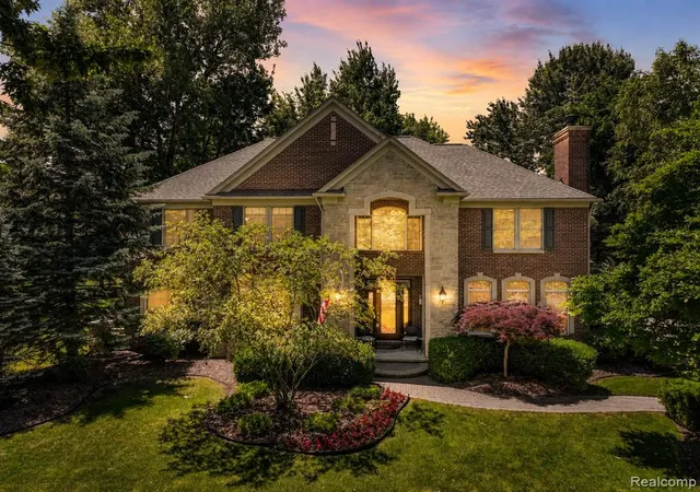 Homes for sale in Canton, MI | 1306 Legacy Ct, Canton, MI 48187 | MLS# 61003106