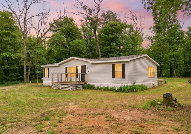 Homes for sale in Newaygo, MI | 9988 N West County Line Road, Newaygo, MI 49337 | MLS# 70538257