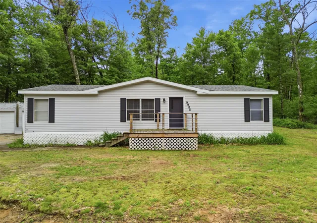 Homes for sale in Newaygo, MI | 9988 N West County Line Road, Newaygo, MI 49337 | MLS# 70538257