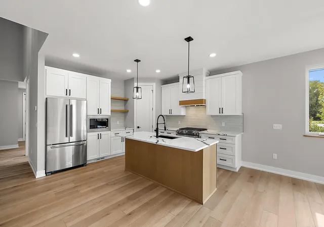 2nd image of 5874 Heights Dr #Unit 20 / Building 10, Sterling Heights, MI 48314 | MLS# 50209446