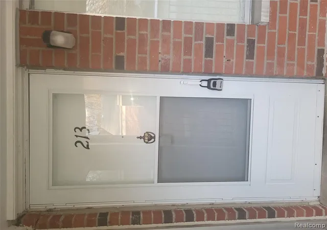 3rd image of 19160 Winston St #213, Detroit, MI 48219 | MLS# 61003879