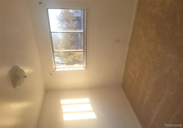 5th image of 19160 Winston St #213, Detroit, MI 48219 | MLS# 61003879