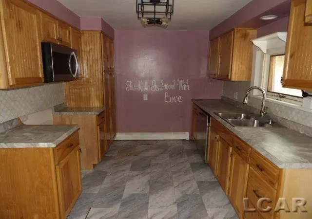 2nd image of 504 Clinton St, Adrian, MI 49221 | MLS# 50217798