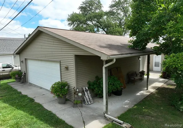 Photo 4 of Sale Pending at 11463 Barnum Lake Rd, Fenton, MI 48430 9720 | MLS# 61022573 | Listing updated on 2026-09-16