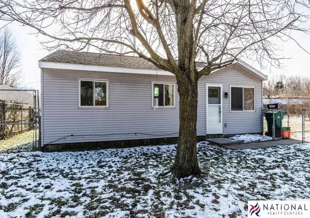 Single Family Residence at 1650 Tyler Rd, Ypsilanti, MI 48198 | MLS# 70362960 | | Sold on 2022-02-28