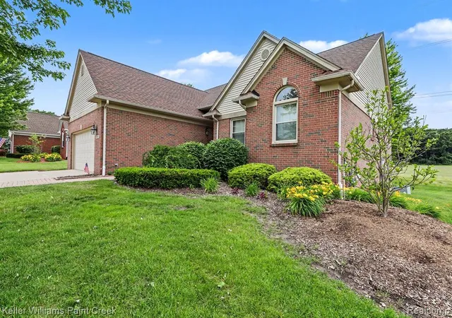 Homes for sale in Washington, MI | 8183 Prestwick Ln, Washington, MI 48095 | MLS# 61003744