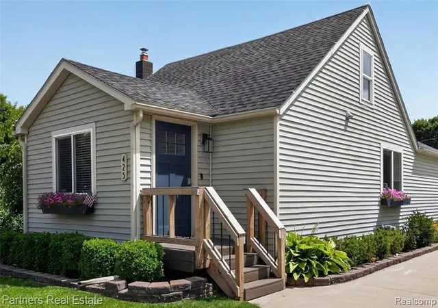 Homes for sale in Brighton, MI | 425 S 7Th St, Brighton, MI 48116 | MLS# 61007793