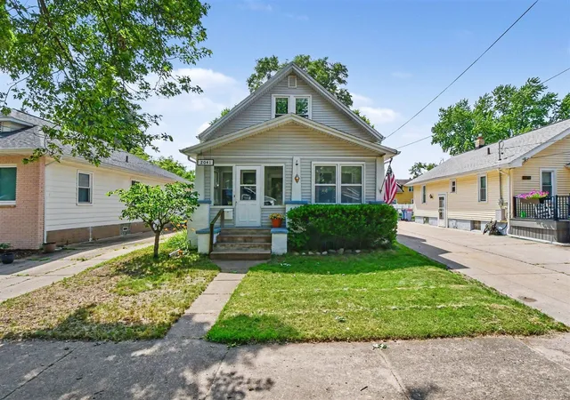 Homes for sale in Grand Rapids, MI | 2041 Edgewood Ave, Grand Rapids, MI 49505 | MLS# 70542774