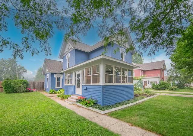 Photo 3 of Sale Pending at 359 Ypsilanti St, Dundee, MI 48131 | MLS# 70546440 | Listing updated on 2026-08-29