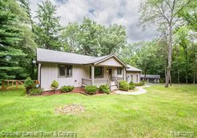 Homes for sale in Whitmore Lake, MI | 5211 Strawberry Lake Rd, Whitmore Lake, MI 48189 | MLS# 61008652