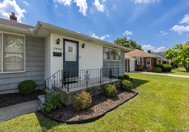 2nd image of 3483 Edison St, Trenton, MI 48183 | MLS# 61010234