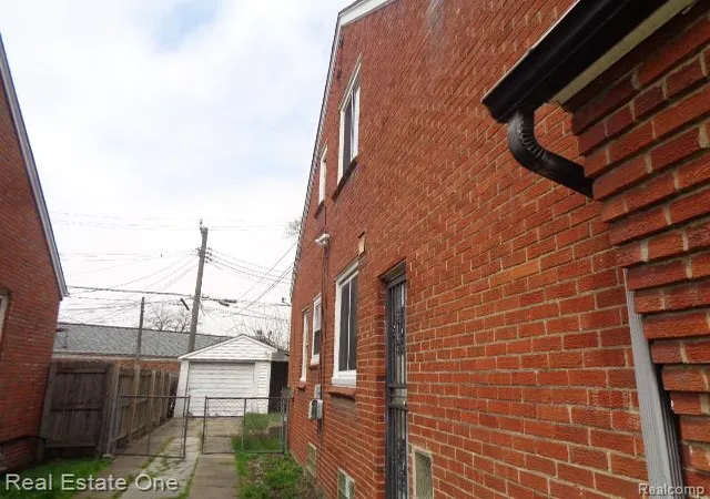Photo 4 of Single Family Residence at 18927 Stansbury St, Detroit, MI 48235 | MLS# 60985010 | | Sold on 2026-05-26