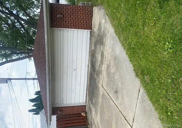 3rd image of 32430 Tecla Dr, Warren, MI 48088 | MLS# 61005804