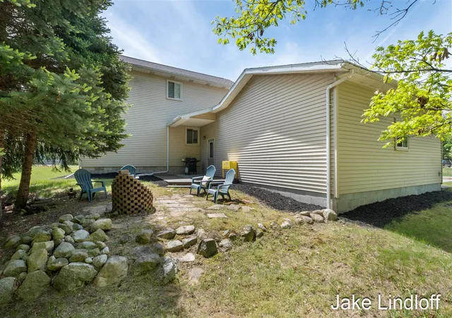 Homes for sale in Stanwood, MI | 11014 E Royal Rd, Stanwood, MI 49346 | MLS# 70533897
