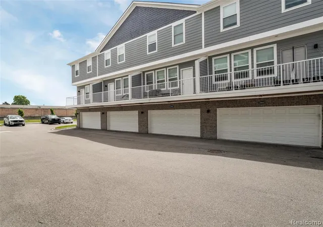 Photo 31 of Sale Pending at 2926 Artemis Dr, Troy, MI 48085 | MLS# 61001860 | Listing updated on 2026-07-07
