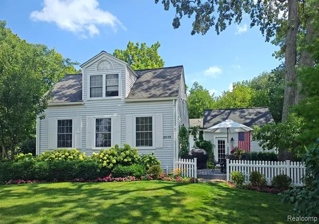 Photo 1 of Sale Pending at 2035 Willow Beach St, Keego Harbor, MI 48320 1212 | MLS# 61024778 | Listing updated on 2026-08-28