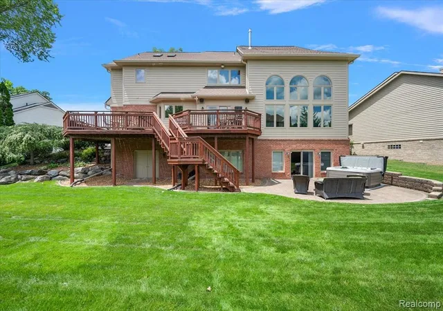 1st image of 4417 Island View Dr, Waterford, MI 48328 | MLS# 61006391