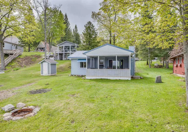 Homes for sale in Lupton, MI | 3451 Deerfield, Lupton, MI 48635 | MLS# 80068757