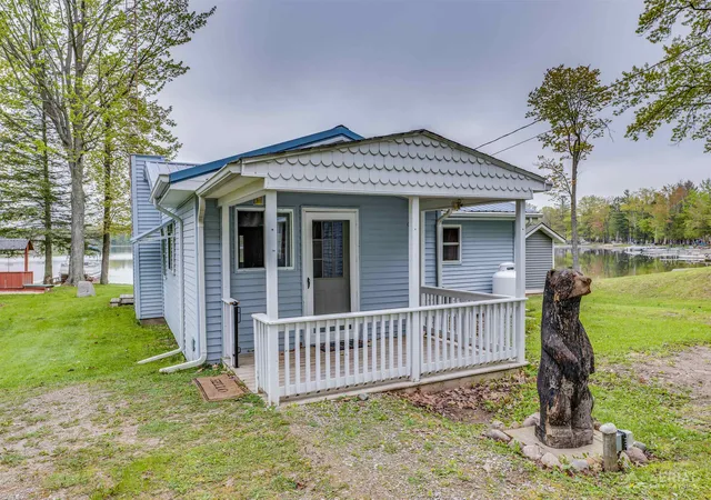 Homes for sale in Lupton, MI | 3451 Deerfield, Lupton, MI 48635 | MLS# 80068757