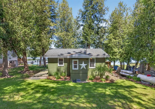 2nd image of 9267 Lake Dr, Reed City, MI 49677 | MLS# 70536191
