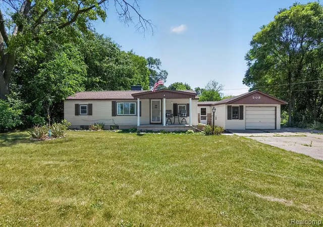 2nd image of 508 Deland Rd, Flushing, MI 48433 | MLS# 61008204
