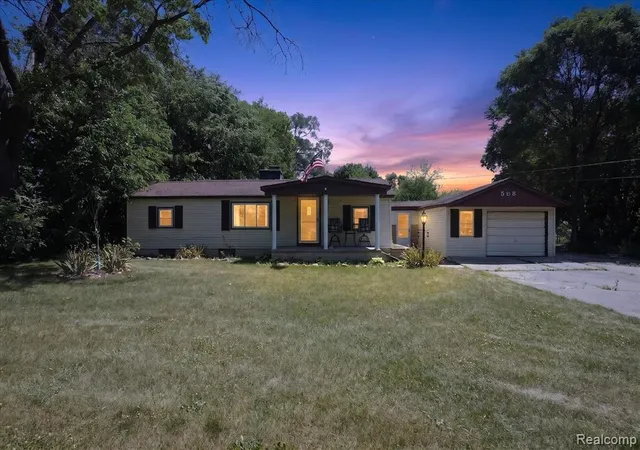 3rd image of 508 Deland Rd, Flushing, MI 48433 | MLS# 61008204