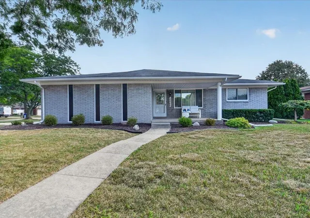 Photo 3 of Single family home for sale at 15500 Sherwood Ln, Fraser, MI 48026 | MLS# 50220165 | Listing updated on 2026-09-01