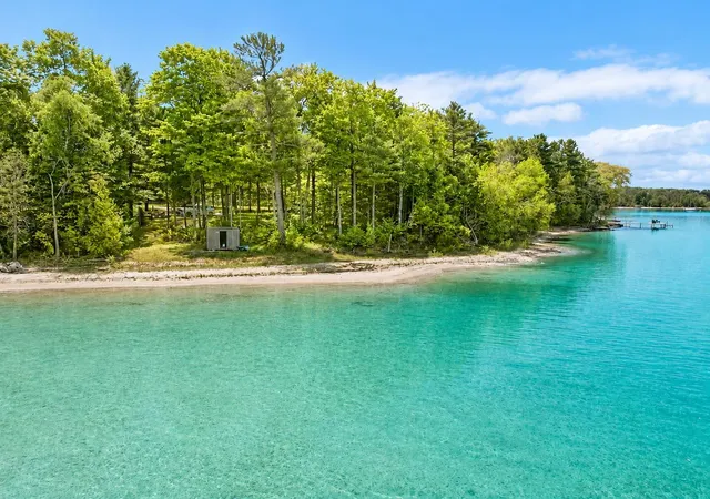 Photo 1 of Single family home for sale at 737 S Stony Point Rd, Suttons Bay, MI 49682 | MLS# 80071945 | Listing updated on 2026-08-08