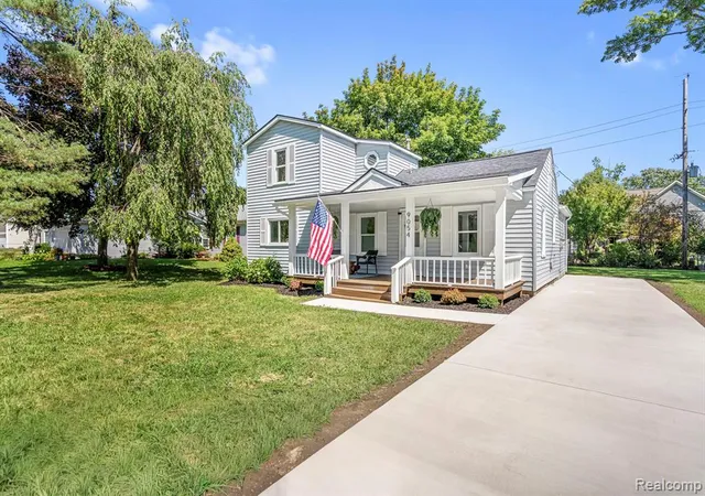 Photo 2 of Sale Pending at 9054 Oakview St, Plymouth, MI 48170 4052 | MLS# 61024370 | Listing updated on 2026-09-13