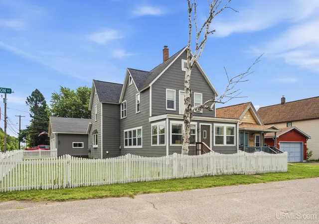 Homes for sale in Negaunee, MI | 101 Houghton St, Negaunee, MI 49866 | MLS# 50213641
